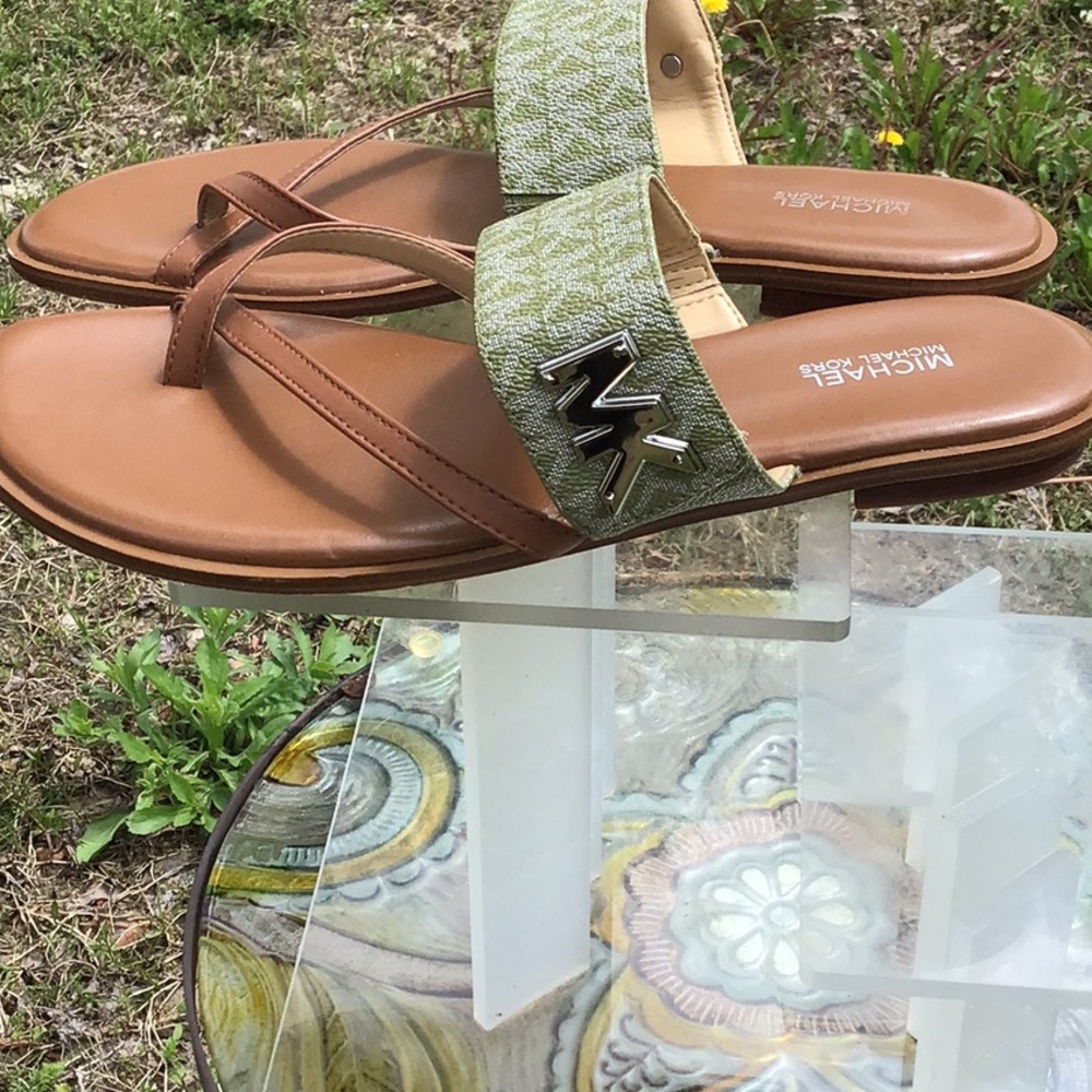 Michael By Micheal Kors Sidney Thong Flat Tan and Green MK Logo Women's Sandals - Picture 14 of 16